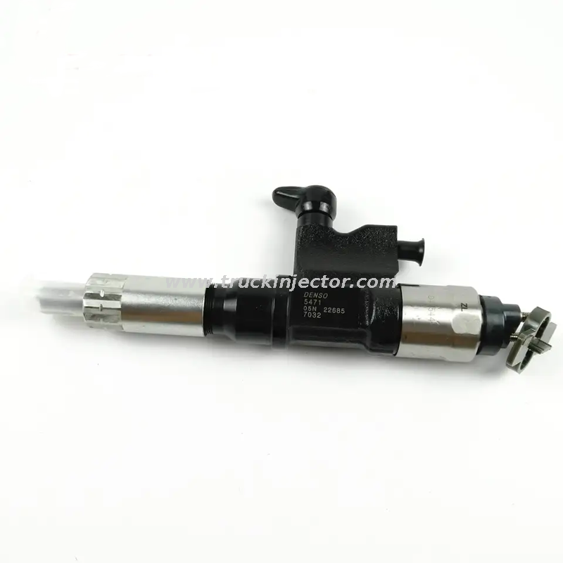 Hot Selling Denso Nozzle 095000-5471/095000-5474 Denso Fuel Injector Mitsubishi L200/ISUZU 4HK1 6HK1 Diesel Engine Parts