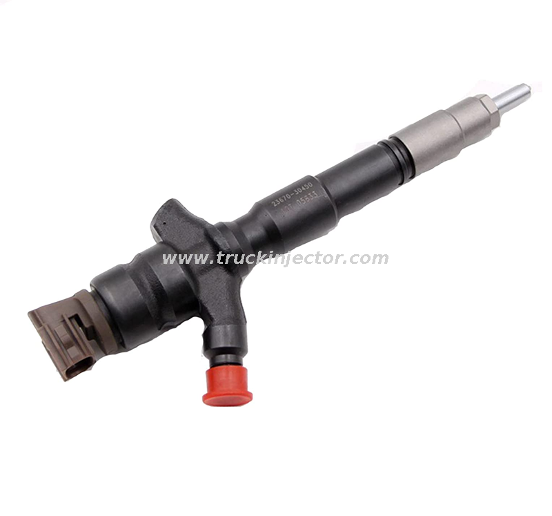 Hot Sale Diesel Injector Denso Fuel Injector 23670-30450 2367030450 Nozzle Toyota Hilux 2GD-FTV Engine