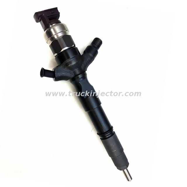 Denso Hot Sale Diesel Injector Fuel Injector 23670-30280 2367030280 Nozzle Toyota Hilux Prado 1KD-FTV 2KD-FTV Engine