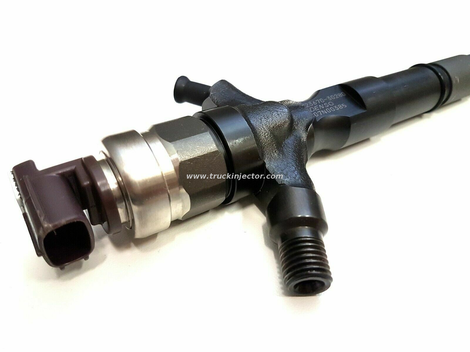 Denso Hot Sale Diesel Injector Fuel Injector 23670-30280 2367030280 Nozzle Toyota Hilux Prado 1KD-FTV 2KD-FTV Engine