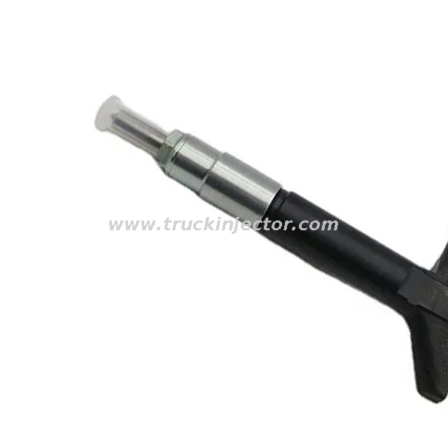 Common Rail Fuel Injector Mazda RF5C13H50A RF5C-13-H50A Denso Fuel Injector 095000-5030/095000-5870/095000-7850 Denso Nozzle 