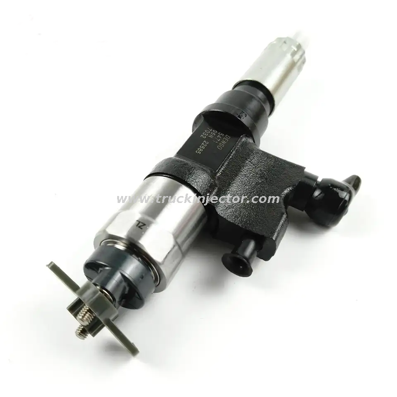 Hot Selling Denso Nozzle 095000-5471/095000-5474 Denso Fuel Injector Mitsubishi L200/ISUZU 4HK1 6HK1 Diesel Engine Parts