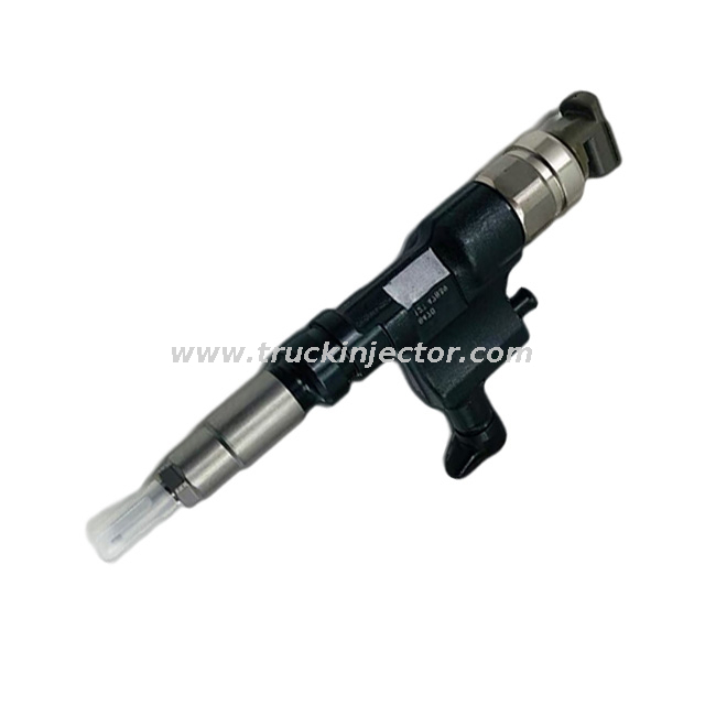 Fuel Injector Assembly Common Rail Diesel Engine Parts Denso Fuel Injector 095000-8470/23670-E0410 Nozzle Toyota RAV4 Engine 0950008470