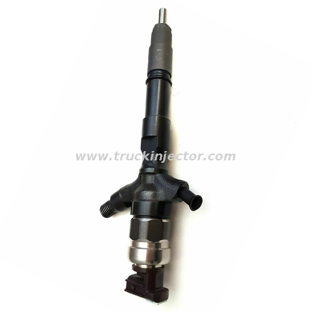 Denso Hot Sale Diesel Injector Fuel Injector 23670-30280 2367030280 Nozzle Toyota Hilux Prado 1KD-FTV 2KD-FTV Engine