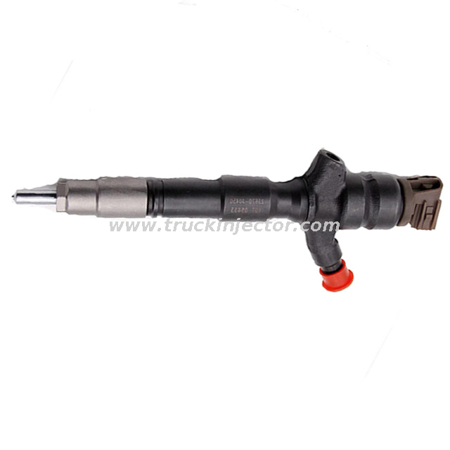 Hot Sale Diesel Injector Denso Fuel Injector 23670-30450 2367030450 Nozzle Toyota Hilux 2GD-FTV Engine