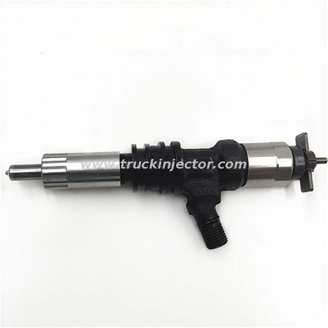 MITSUBISHI 6M60T ME306200 ME307085 Engine Parts Nozzle Denso Fuel Injector 0950008620 0950008621 Diesel Engine Injector 095000-8620/095000-8621