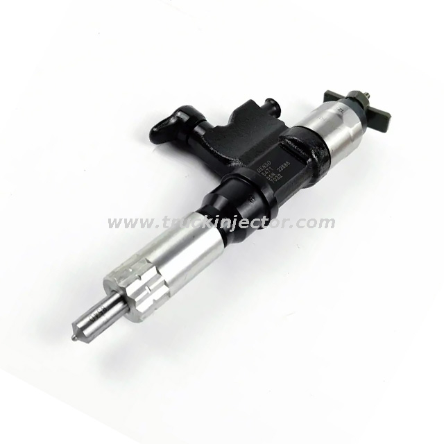 Hot Selling Denso Nozzle 095000-5471/095000-5474 Denso Fuel Injector Mitsubishi L200/ISUZU 4HK1 6HK1 Diesel Engine Parts