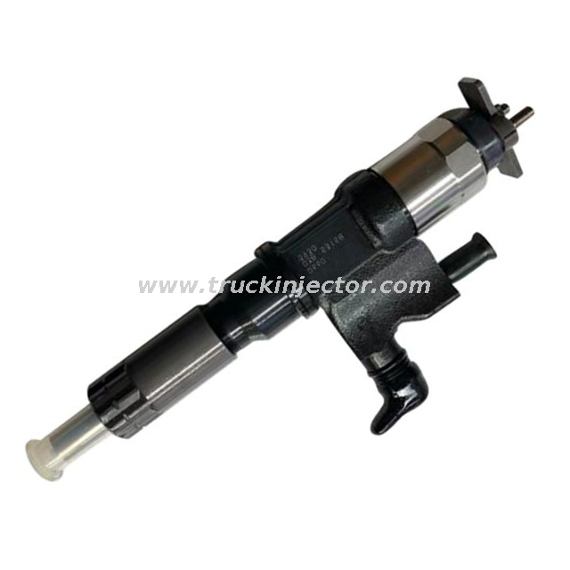 0950008903/8981518373 DENSO Fuel Injector for Isuzu 4HK1/6HK1 Excavator Engine Denso Injector 095000-8903/8-98151837-3 Nozzle 