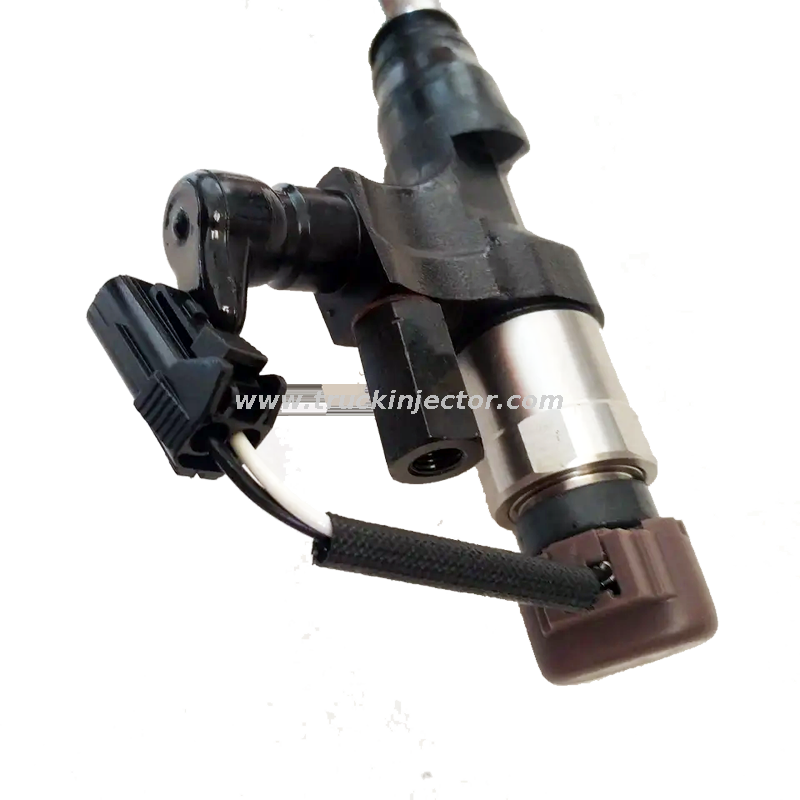 Fuel Injector Assembly Common Rail Excavator Diesel Engine Parts Denso Fuel Injector 095000-7761/095000-7760 Nozzle Toyota RAV4 Engine