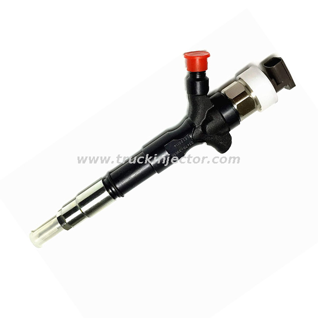 Hot Selling Injector Denso Genuine Fuel Injector 095000-5881 0950005881 Denso Nozzle Toyota Hiace Hilux 2KD Diesel Engine Parts