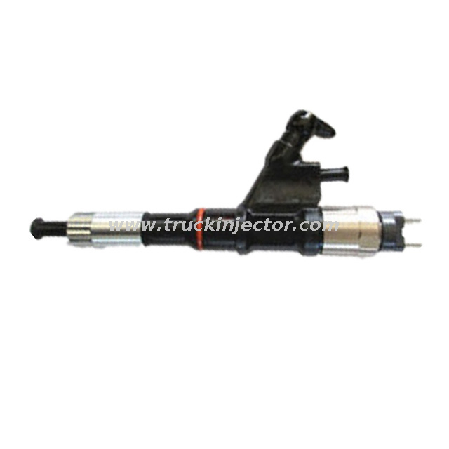 HINO P11C 23670-E0351 SK450 Nozzle 095000-5212/095000-5214 Denso Fuel Injector 095000-5214 Diesel Engine Parts 