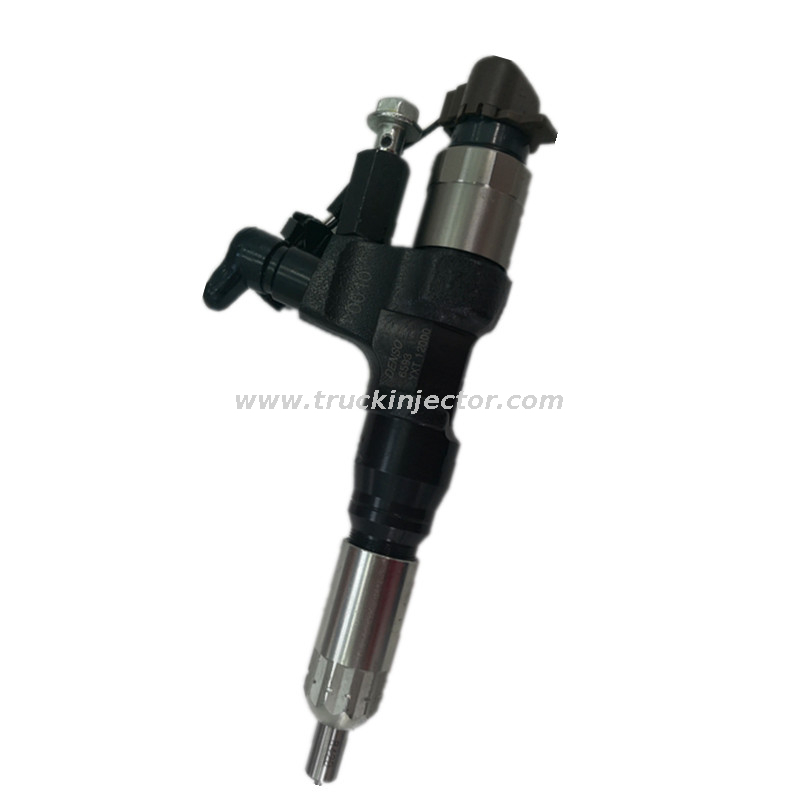 Denso HINO J05E KOBELCO SK200-8 SK210-8 Excavator Parts Fuel New Common Rail Fuel Injector 095000-6353/23670-E0050/095000-6350 Nozzle