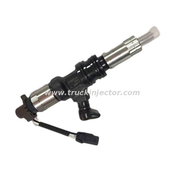 Mitsubishi 6M60T ME302143 Engine Parts Denso Fuel Common Rail Injector 095000-5450 0950005450 Fuel Injector Denso Nozzle 