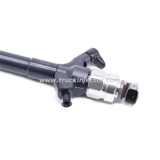 Toyota Land Cruiser Hilux 1KD 2KD-FTV Pick-up Part Denso Fuel Injector 095000-5890/23670-30320/23670-39295/23670-30080/23670-39135 nozzle 0950005890