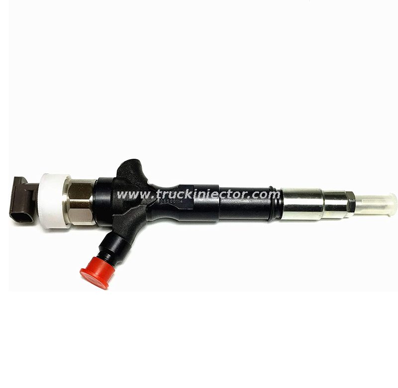 Hot Selling Injector Denso Genuine Fuel Injector 095000-5881 0950005881 Denso Nozzle Toyota Hiace Hilux 2KD Diesel Engine Parts