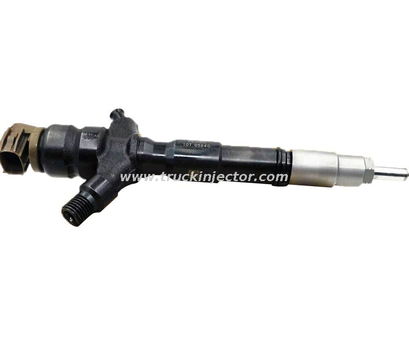 Fuel Injector Assembly Common Rail Diesel Engine Parts Denso Fuel Injector 295900-0210/295900-0280 Nozzle Toyota Hilux 2KD Engine 2959000210 2959000280